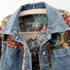 Denim-Damenjacke mit Bluememuster – Vintage-inspirierts Design