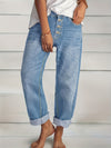 Hellblaue denim-jeans - trendige damen hose mit knopfverschluss