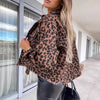 Cropped jeansjacke leopardmuster – lässige damenjacke mit brusttaschen für den lagenlook