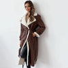 Langer Trenchcoat – Warme Damenjacke mit Shearling-Akzent