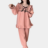 Flauschiges rosa pyjama-set - elegante fransen-loungewear