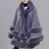 Luxuriöser cape-mantel - stilvolle damen-faux-fur-wickel