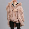 Luxuriöser cape-mantel - stilvolle damen-faux-fur-wickel