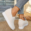 Slip-on wildleder sneaker - lässige damenschuhe mit wedge-sohle