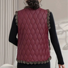 Quilted weste - stilvolle wattierte damen-gilet mit pompon-besatz